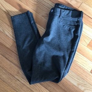 Vera Wang grey skinny pants